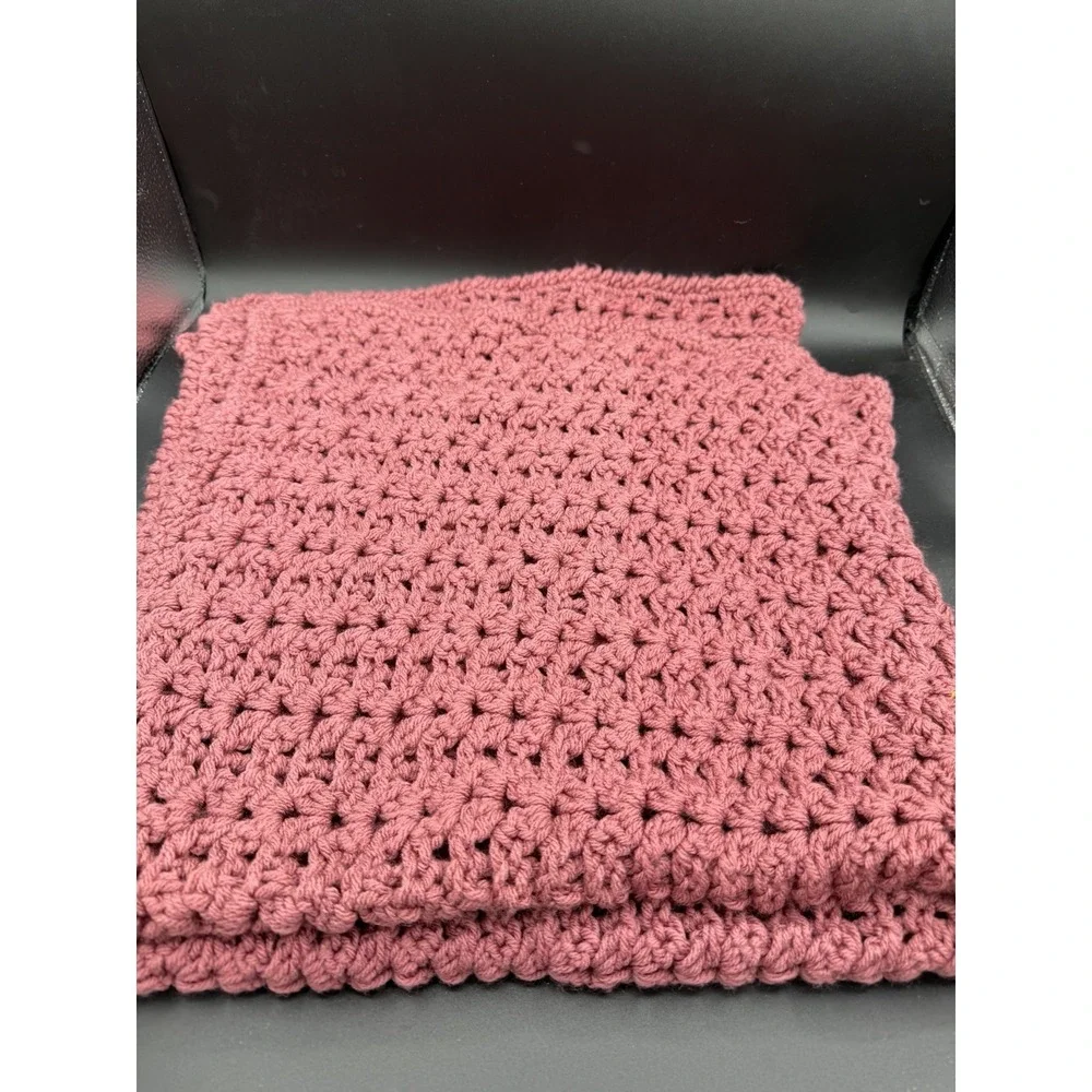 🧶🌸 Vintage Mauve Lap Blanket – Handmade Crochet Throw